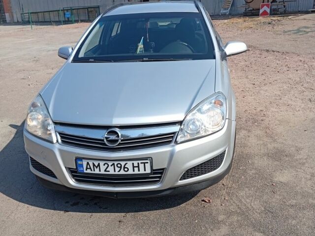 Серый Опель Астра, объемом двигателя 1.7 л и пробегом 325 тыс. км за 4650 $, фото 1 на Automoto.ua