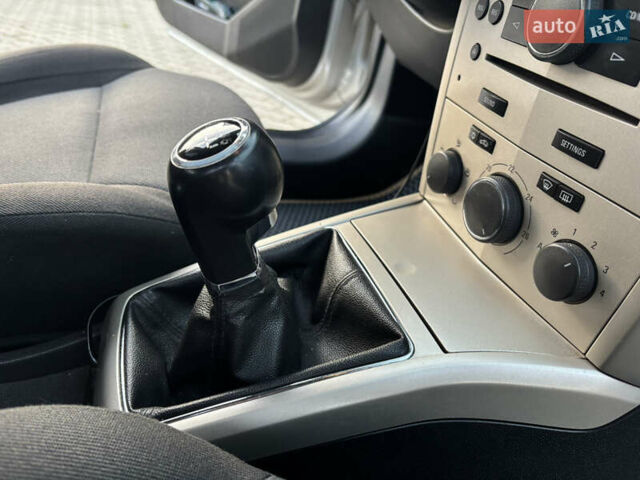 Серый Опель Астра, объемом двигателя 1.8 л и пробегом 252 тыс. км за 4950 $, фото 29 на Automoto.ua