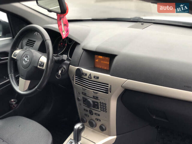 Серый Опель Астра, объемом двигателя 1.91 л и пробегом 278 тыс. км за 5700 $, фото 27 на Automoto.ua