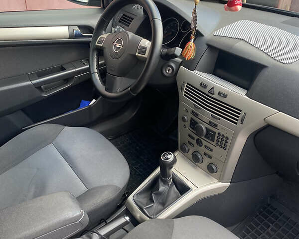 Серый Опель Астра, объемом двигателя 1.6 л и пробегом 234 тыс. км за 5399 $, фото 9 на Automoto.ua