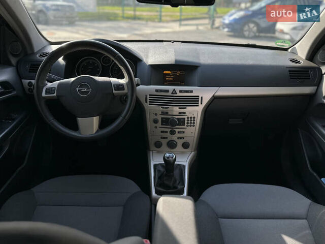 Сірий Опель Астра, об'ємом двигуна 1.69 л та пробігом 84 тис. км за 7400 $, фото 33 на Automoto.ua