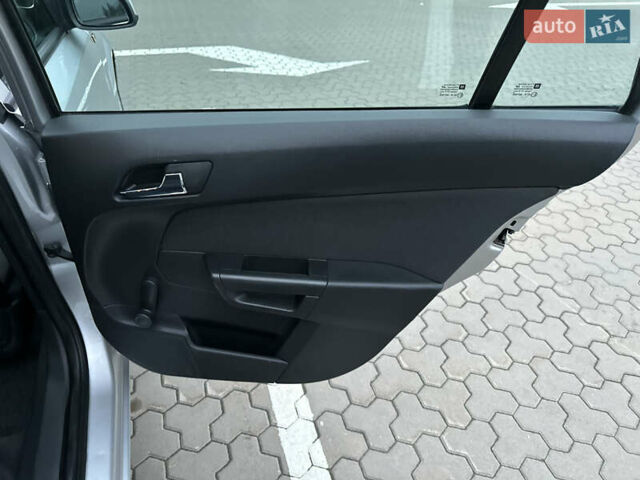 Сірий Опель Астра, об'ємом двигуна 1.6 л та пробігом 196 тис. км за 5700 $, фото 27 на Automoto.ua