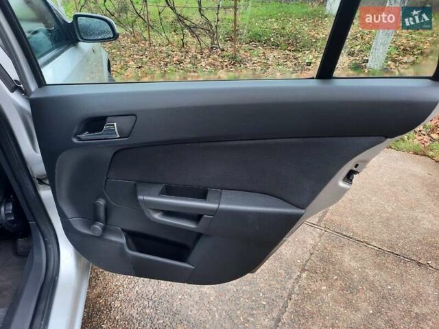 Сірий Опель Астра, об'ємом двигуна 1.9 л та пробігом 219 тис. км за 6200 $, фото 31 на Automoto.ua