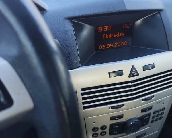 Серый Опель Астра, объемом двигателя 1.6 л и пробегом 272 тыс. км за 4800 $, фото 8 на Automoto.ua