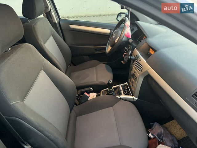 Серый Опель Астра, объемом двигателя 1.6 л и пробегом 234 тыс. км за 5700 $, фото 32 на Automoto.ua