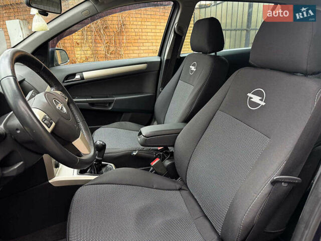 Серый Опель Астра, объемом двигателя 1.6 л и пробегом 197 тыс. км за 5990 $, фото 21 на Automoto.ua