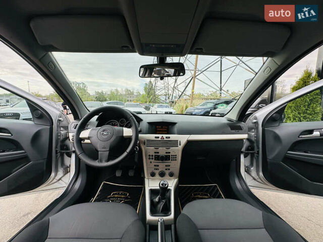 Серый Опель Астра, объемом двигателя 1.6 л и пробегом 154 тыс. км за 7200 $, фото 19 на Automoto.ua