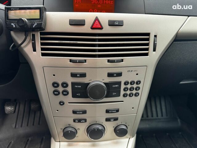 Серый Опель Астра, объемом двигателя 1.6 л и пробегом 197 тыс. км за 5990 $, фото 18 на Automoto.ua