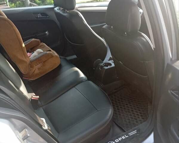 Серый Опель Астра, объемом двигателя 1.3 л и пробегом 239 тыс. км за 4700 $, фото 5 на Automoto.ua