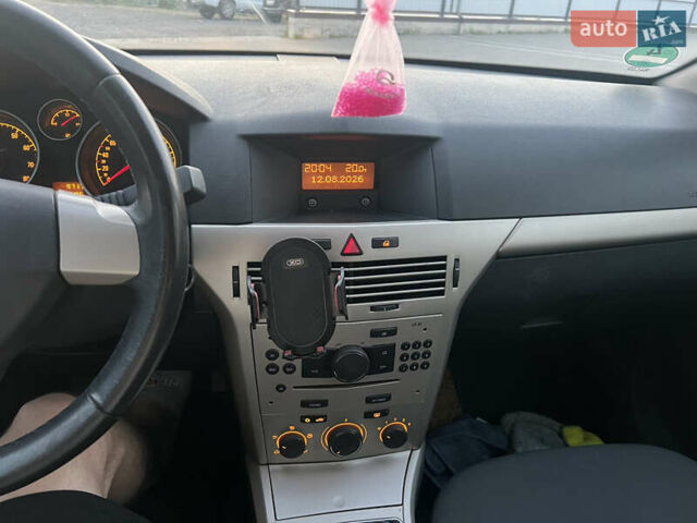 Серый Опель Астра, объемом двигателя 1.6 л и пробегом 234 тыс. км за 5700 $, фото 39 на Automoto.ua