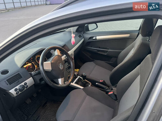 Серый Опель Астра, объемом двигателя 1.6 л и пробегом 234 тыс. км за 5700 $, фото 26 на Automoto.ua