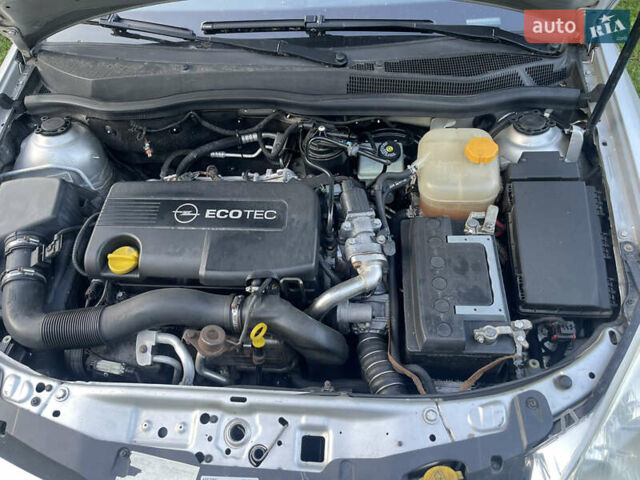 Серый Опель Астра, объемом двигателя 1.7 л и пробегом 260 тыс. км за 4750 $, фото 36 на Automoto.ua