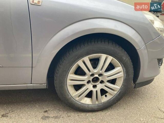 Серый Опель Астра, объемом двигателя 1.6 л и пробегом 156 тыс. км за 6100 $, фото 16 на Automoto.ua