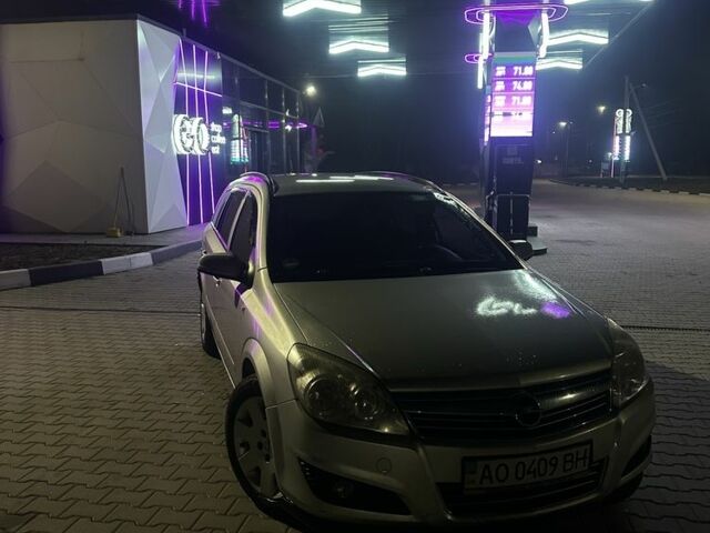 Серый Опель Астра, объемом двигателя 1.7 л и пробегом 325 тыс. км за 4200 $, фото 1 на Automoto.ua