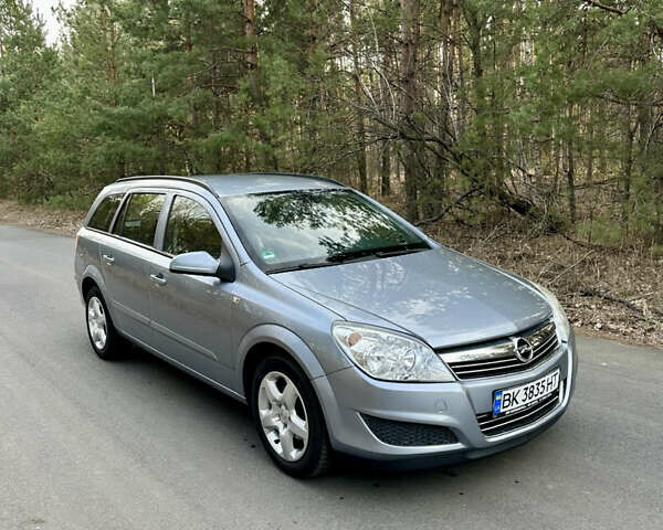 Серый Опель Астра, объемом двигателя 1.6 л и пробегом 216 тыс. км за 5600 $, фото 8 на Automoto.ua