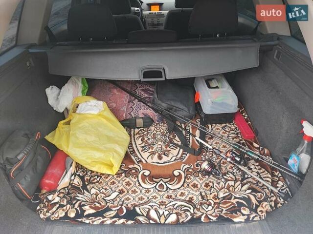 Серый Опель Астра, объемом двигателя 1.8 л и пробегом 245 тыс. км за 5500 $, фото 13 на Automoto.ua