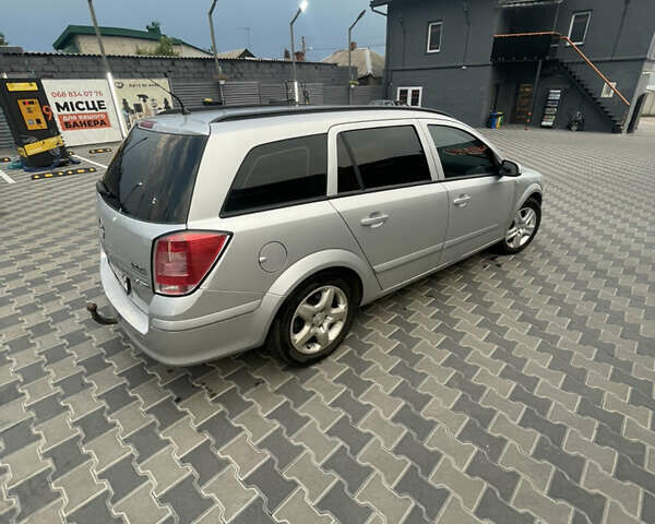 Серый Опель Астра, объемом двигателя 1.91 л и пробегом 257 тыс. км за 4800 $, фото 7 на Automoto.ua