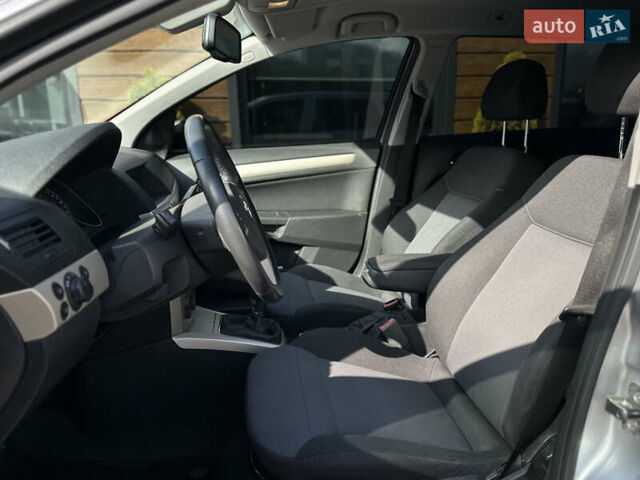 Сірий Опель Астра, об'ємом двигуна 1.69 л та пробігом 84 тис. км за 7400 $, фото 28 на Automoto.ua