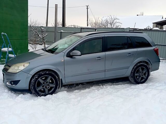 Серый Опель Астра, объемом двигателя 1.7 л и пробегом 24500 тыс. км за 5500 $, фото 3 на Automoto.ua