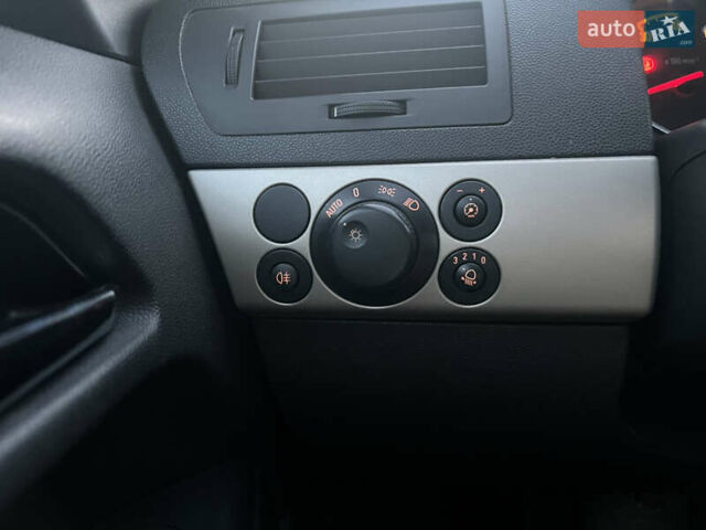 Серый Опель Астра, объемом двигателя 1.6 л и пробегом 234 тыс. км за 5700 $, фото 37 на Automoto.ua