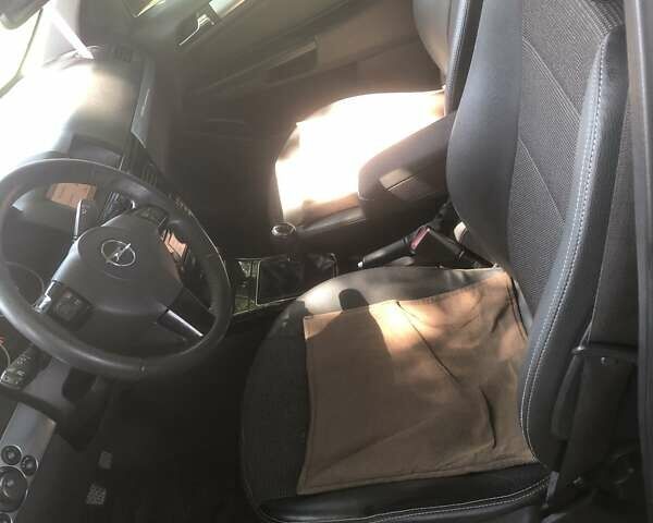 Серый Опель Астра, объемом двигателя 1.69 л и пробегом 278 тыс. км за 5900 $, фото 44 на Automoto.ua