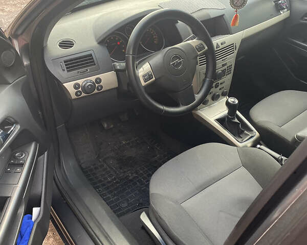 Серый Опель Астра, объемом двигателя 1.6 л и пробегом 234 тыс. км за 5399 $, фото 13 на Automoto.ua