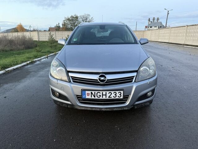 Опель Астра 2008 в Андрушевке на Automoto.ua Серый Опель Астра, объемом двигателя 1.9 л и пробегом 227 тыс. км за 2800 $, фото 1 на Automoto.ua