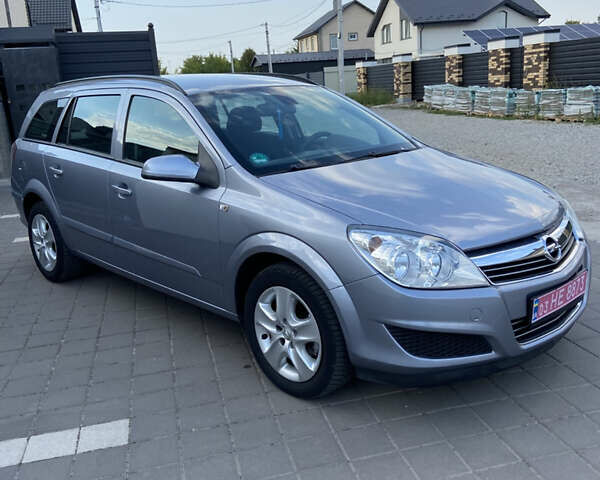 Серый Опель Астра, объемом двигателя 1.6 л и пробегом 214 тыс. км за 5700 $, фото 19 на Automoto.ua