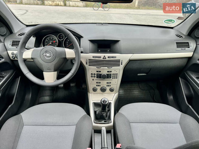 Опель Астра 2008 в Виннице на Automoto.ua Серый Опель Астра, объемом двигателя 1.8 л и пробегом 166 тыс. км за 6499 $, фото 26 на Automoto.ua