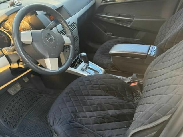 Серый Опель Астра, объемом двигателя 1.9 л и пробегом 253 тыс. км за 5200 $, фото 1 на Automoto.ua