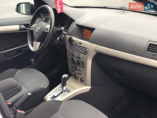 Серый Опель Астра, объемом двигателя 1.91 л и пробегом 278 тыс. км за 5700 $, фото 19 на Automoto.ua