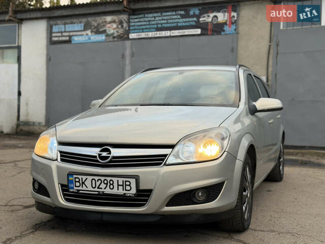 Опель Астра 2008 в Ровно на Automoto.ua Серый Опель Астра, объемом двигателя 1.91 л и пробегом 255 тыс. км за 4300 $, фото 12 на Automoto.ua