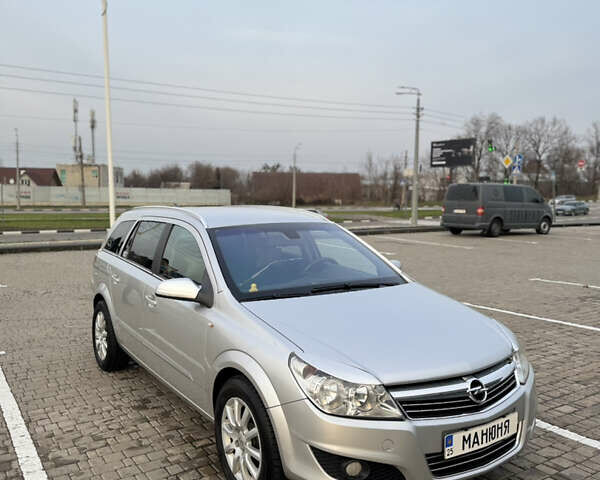 Серый Опель Астра, объемом двигателя 1.69 л и пробегом 247 тыс. км за 6000 $, фото 5 на Automoto.ua