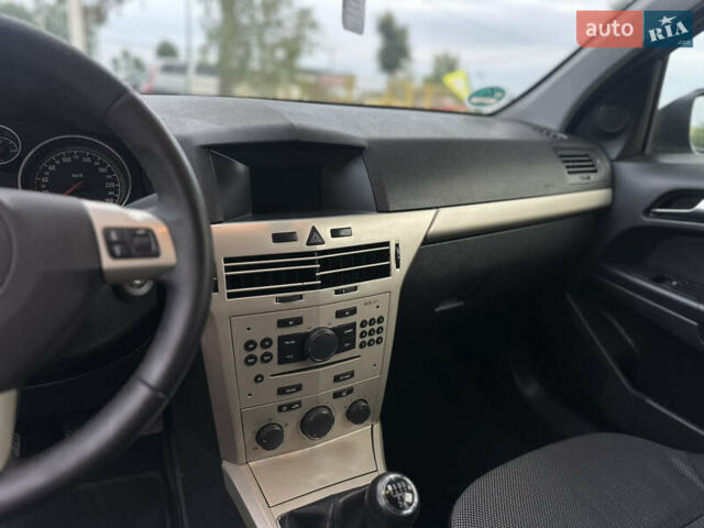 Сірий Опель Астра, об'ємом двигуна 1.6 л та пробігом 218 тис. км за 6000 $, фото 36 на Automoto.ua