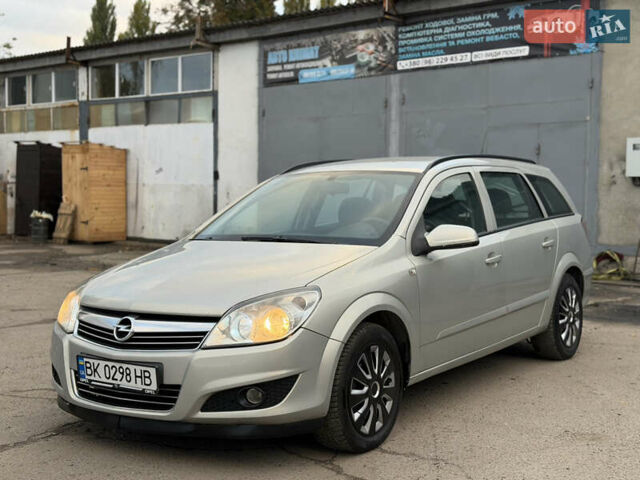 Опель Астра 2008 в Ровно на Automoto.ua Серый Опель Астра, объемом двигателя 1.91 л и пробегом 255 тыс. км за 4300 $, фото 4 на Automoto.ua