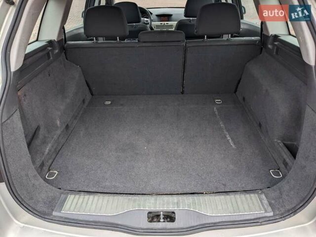 Серый Опель Астра, объемом двигателя 1.6 л и пробегом 240 тыс. км за 5750 $, фото 54 на Automoto.ua