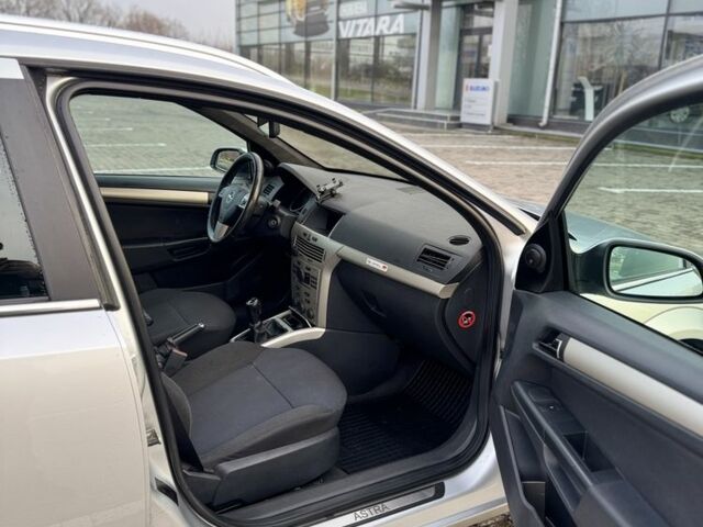 Сірий Опель Астра, об'ємом двигуна 1.7 л та пробігом 247 тис. км за 6000 $, фото 6 на Automoto.ua