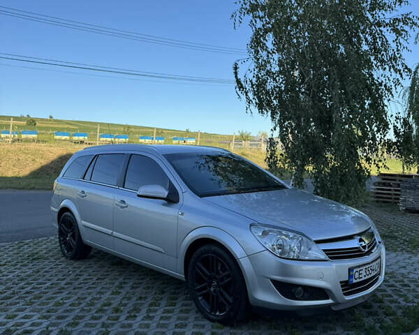 Серый Опель Астра, объемом двигателя 1.9 л и пробегом 250 тыс. км за 6000 $, фото 4 на Automoto.ua