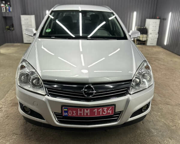 Серый Опель Астра, объемом двигателя 1.6 л и пробегом 195 тыс. км за 5700 $, фото 1 на Automoto.ua