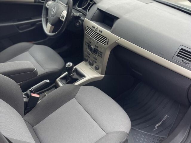 Сірий Опель Астра, об'ємом двигуна 1.4 л та пробігом 193 тис. км за 4900 $, фото 9 на Automoto.ua