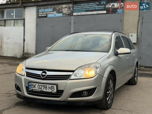 Опель Астра 2008 в Ровно на Automoto.ua Серый Опель Астра, объемом двигателя 1.91 л и пробегом 255 тыс. км за 4300 $, фото 13 на Automoto.ua