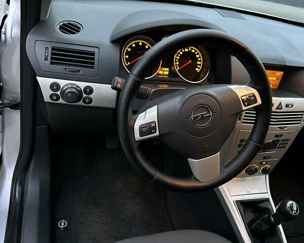 Сірий Опель Астра, об'ємом двигуна 1.6 л та пробігом 196 тис. км за 5700 $, фото 24 на Automoto.ua