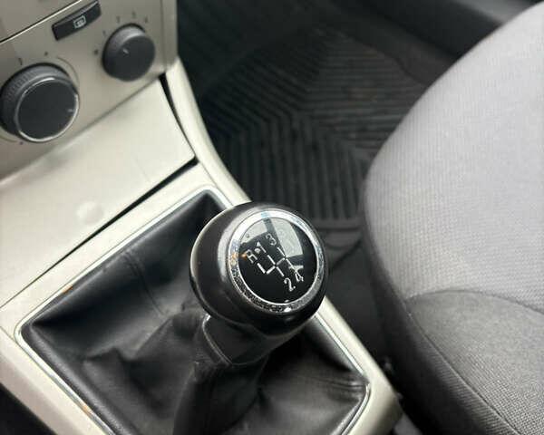 Серый Опель Астра, объемом двигателя 1.6 л и пробегом 215 тыс. км за 6000 $, фото 16 на Automoto.ua