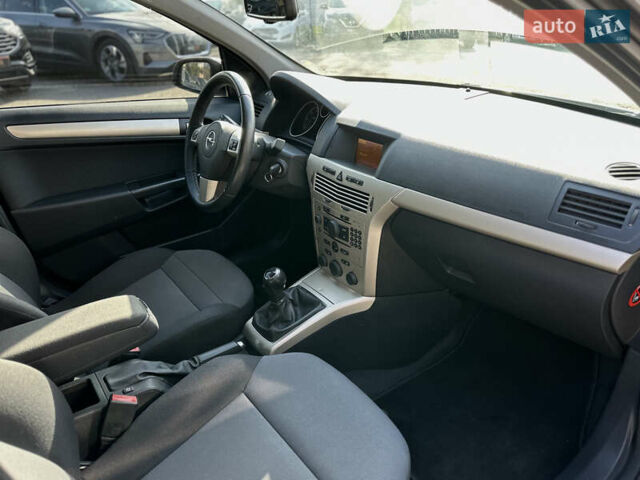 Сірий Опель Астра, об'ємом двигуна 1.69 л та пробігом 84 тис. км за 7400 $, фото 32 на Automoto.ua