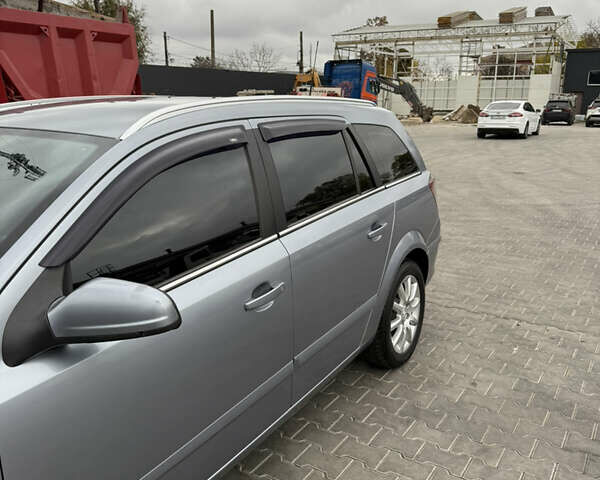 Серый Опель Астра, объемом двигателя 1.6 л и пробегом 289 тыс. км за 4200 $, фото 4 на Automoto.ua