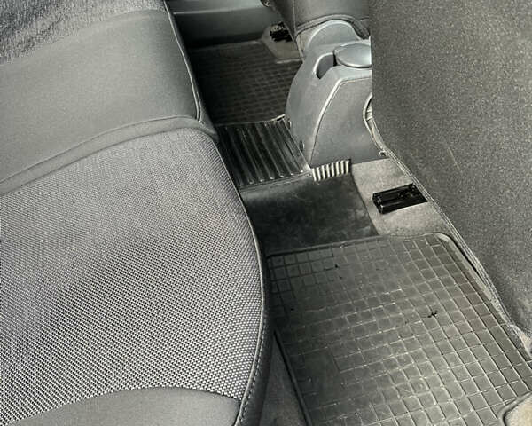 Серый Опель Астра, объемом двигателя 1.7 л и пробегом 258 тыс. км за 5500 $, фото 16 на Automoto.ua