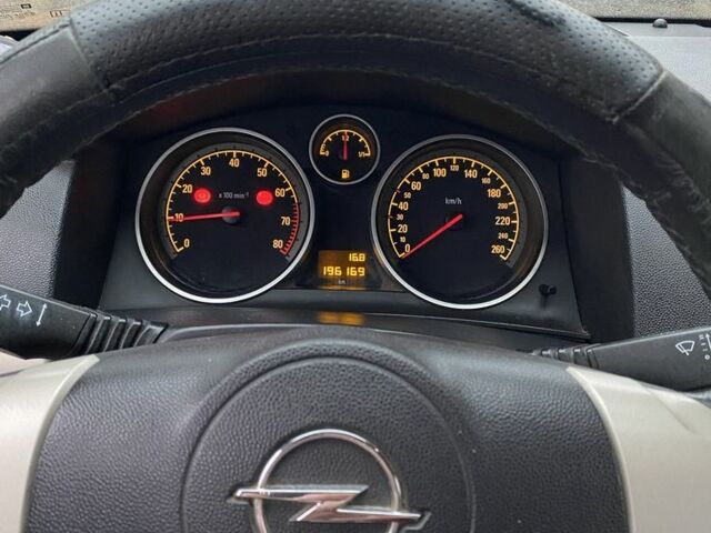 Серый Опель Астра, объемом двигателя 1.6 л и пробегом 196 тыс. км за 6000 $, фото 5 на Automoto.ua