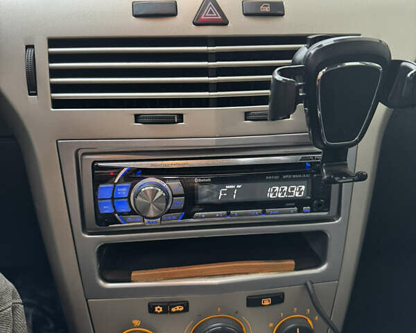 Сірий Опель Астра, об'ємом двигуна 1.6 л та пробігом 248 тис. км за 5100 $, фото 10 на Automoto.ua