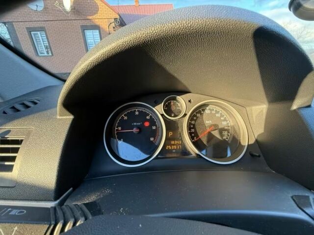 Серый Опель Астра, объемом двигателя 1.9 л и пробегом 253 тыс. км за 5200 $, фото 4 на Automoto.ua