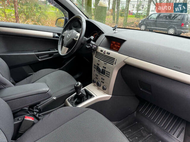 Серый Опель Астра, объемом двигателя 1.6 л и пробегом 197 тыс. км за 5990 $, фото 27 на Automoto.ua